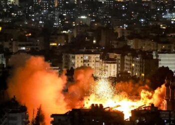 লেবাননে ইসরায়েলি হামলায় নিহতের সংখ্যা বেড়ে ৬৮৭