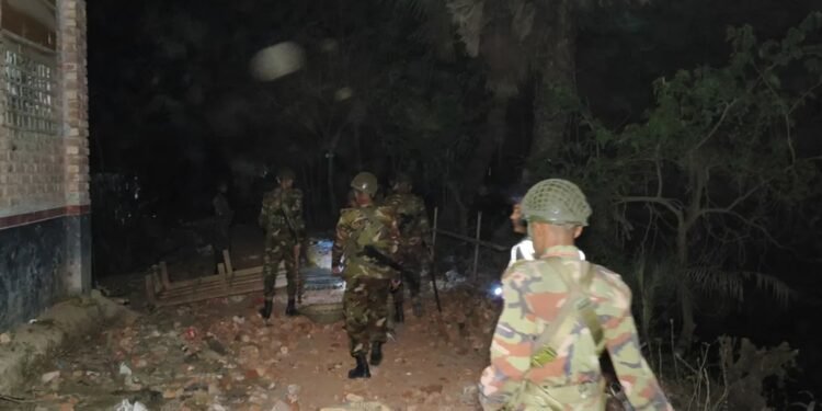 ভিজিএফ কার্ড নিয়ে বিএনপির দুই পক্ষের সংঘর্ষে আহত অন্তত ৫০