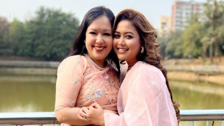 রুমিন ফারহানার সঙ্গে এক ফ্রেমে ভাবনা