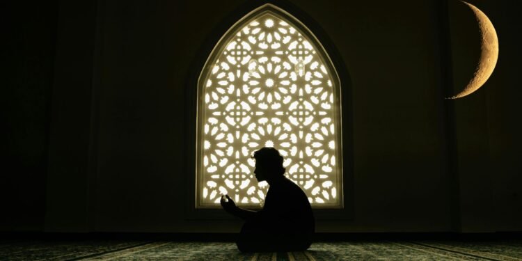 চাঁদ দেখা যায়নি, সৌদিতে ঈদ শুক্রবার