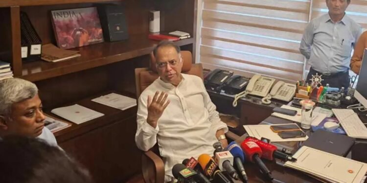 ঈদে তেলের অভাবে কোনো গাড়ি বন্ধ হয়নি—বিদ্যুৎ, জ্বালানি ও খনিজ সম্পদ মন্ত্রী
