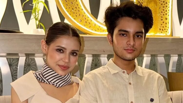 বিয়ে করেছেন সেই ভাইরাল মনিকা