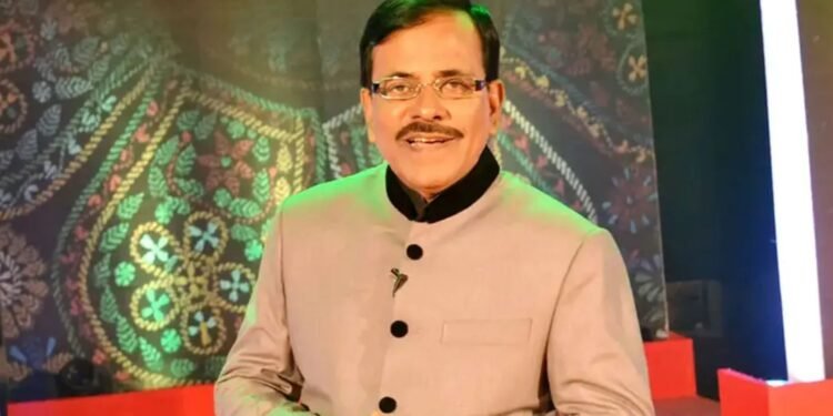 নিজের নামে ছড়ানো 'ভুয়া' ফটোকার্ড নিয়ে হানিফ সংকেতের উদ্বেগ