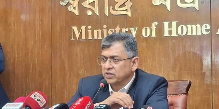 গত ১৩ দিনে আইনশৃঙ্খলা পরিস্থিতির দৃশ্যমান উন্নতি হয়েছে: স্বরাষ্ট্রমন্ত্রী