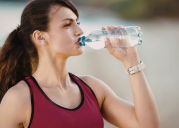 কাঠফাটা গরমে শরীর ঠান্ডা ও সতেজ রাখবে এই ৫ জাদুকরী দেশি পানীয়
বিস্তারিত: 
#news #banglaflow #বাংলাফ্লো