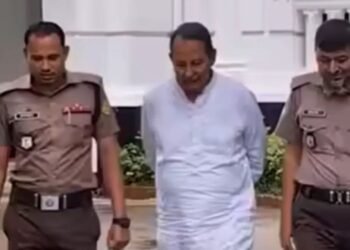 ইনুকে ‘টেনশন না করতে বলে’ দায়িত্ব থেকে প্রত্যাহার দুই পুলিশ কনস্টেবল