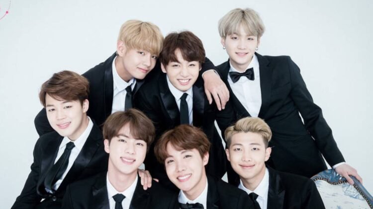 এক দশকের রেকর্ড ভেঙে বিলবোর্ডের শীর্ষে বিটিএস