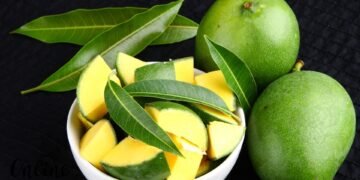 কাঁচা আম খেলে শরীরে যা ঘটে