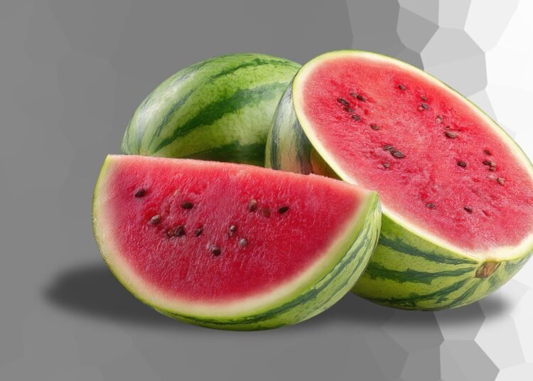 গরমে রসালো ফল খাওয়ার ইচ্ছা বেশি হয় কেন?