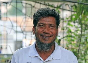 ২৩ বছর পর শিরোপা এনে দিয়েও বরখাস্ত আলফাজ