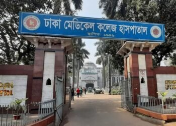 মৌচাক ফ্লাইওভারের ওপর থেকে সম্পূর্ণ দগ্ধ অবস্থায় একজনের মরদেহ উদ্ধার