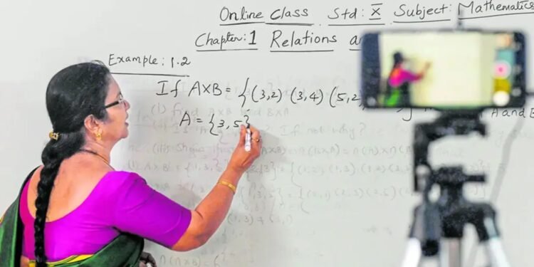 ভিকারুননিসায় পরীক্ষামূলকভাবে ‘হাইব্রিড ক্লাস’ পদ্ধতি চালু