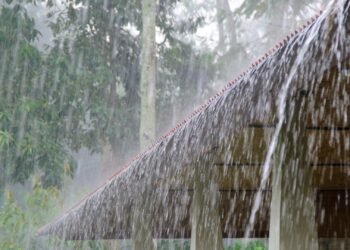 তীব্র গরমের পর ঢাকায় বজ্রসহ বৃষ্টি ও তাপমাত্রা কমার আভাস