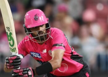 টি-টোয়েন্টিতে ১০০তম ফিফটির মাইলফলক স্পর্শ করলেন বাবর আজম!