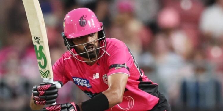 টি-টোয়েন্টিতে ১০০তম ফিফটির মাইলফলক স্পর্শ করলেন বাবর আজম!