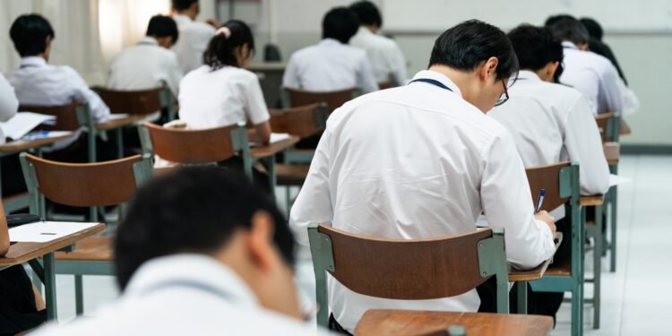 এসএসসি পরীক্ষাকেন্দ্রের ২০০ গজের মধ্যে প্রবেশে কড়া নিষেধাজ্ঞা!