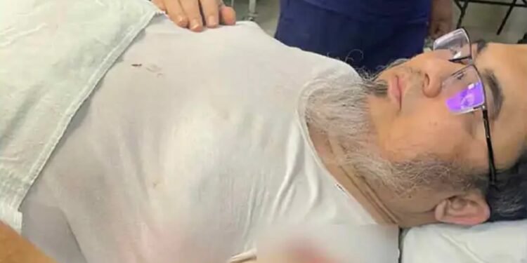 ক্যানসার হাসপাতালের উপপরিচালককে কুপিয়ে জখম, ২৪ ঘণ্টার মধ্যেই গ্রেপ্তার ৫