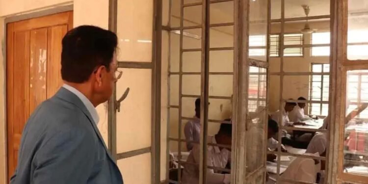 আজ এসএসসির বাংলা দ্বিতীয়পত্রের পরীক্ষা, আকস্মিক পরিদর্শনে যেতে পারেন শিক্ষামন্ত্রী