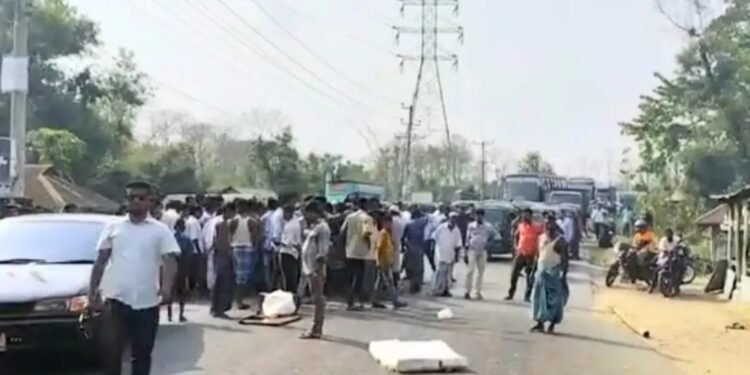 চট্টগ্রামে আহত ছাত্রদল নেতার মৃত্যু,প্রতিবাদে সড়ক অবরোধ