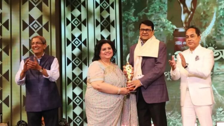 আজীবন সম্মাননায় আলমগীর, সেরা হলেন নিশো-তমা