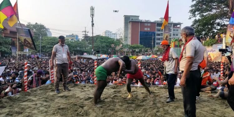 জব্বারের বলীখেলায় আবারও চ্যাম্পিয়ন বাঘা শরীফ