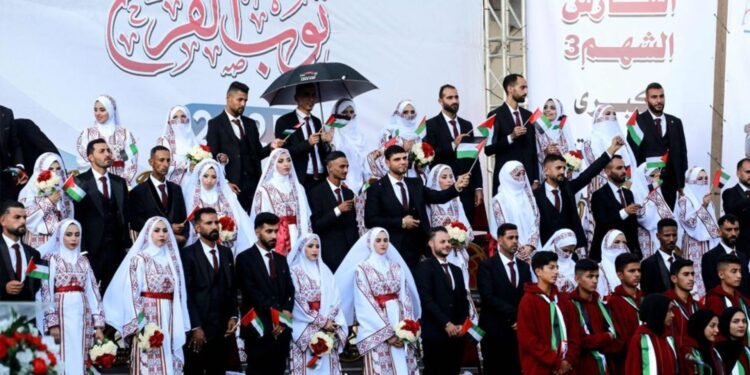 যুদ্ধবিধ্বস্ত গাজায় আমিরাতের সহায়তায় ৩০০ যুগলের গণবিয়ে সম্পন্ন