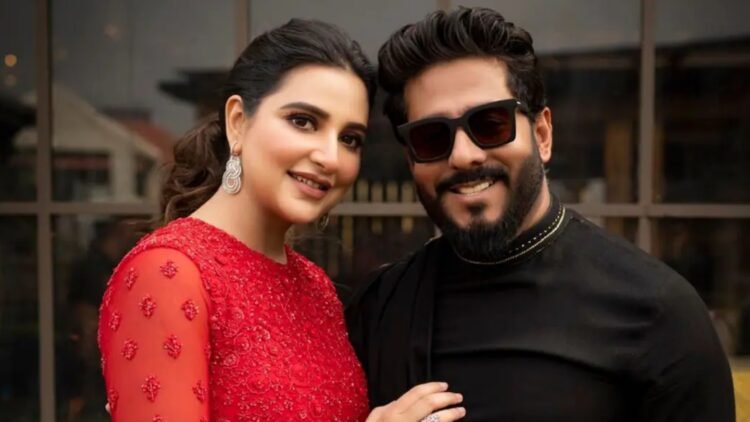 স্বামীর হয়ে ফের রাজপথে ‘লেডি সুপারস্টার’