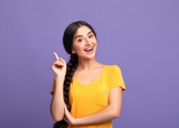 গরমে আরামদায়ক পোশাক বেছে নেওয়ার ক্ষেত্রে আসল জাদুকর হলো কাপড়