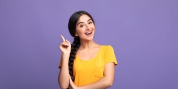 গরমে আরামদায়ক পোশাক বেছে নেওয়ার ক্ষেত্রে আসল জাদুকর হলো কাপড়