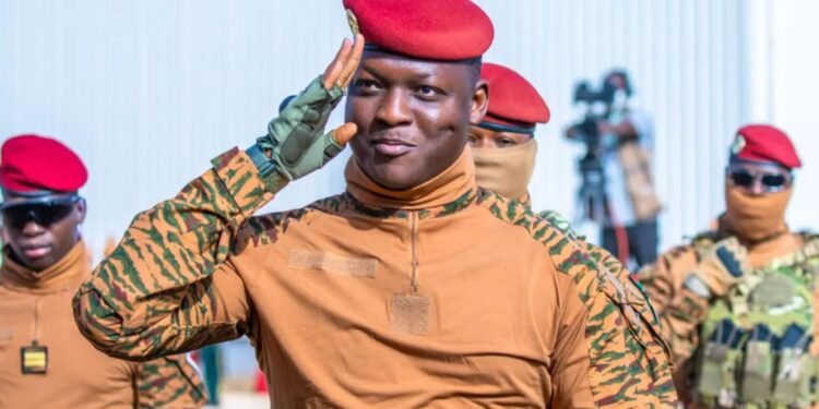 গণতন্ত্রের কথা ভুলে যেতে বললেন বুরকিনা ফাসোর প্রেসিডেন্ট