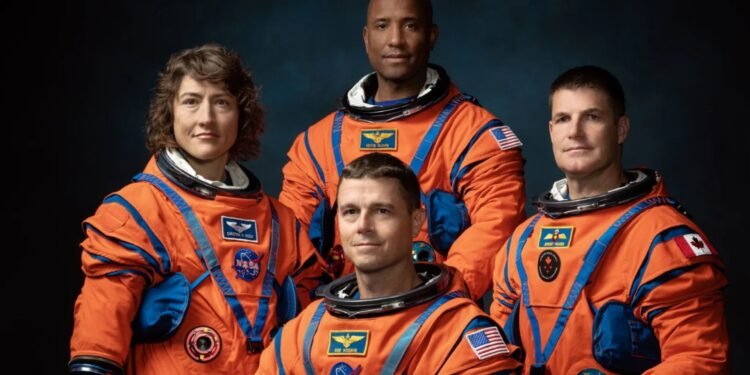 মহাকাশে নতুন ইতিহাস