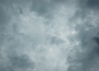 ঢাকার আকাশে মেঘের আনাগোনা, স্বস্তির বৃষ্টি নামবে কি?