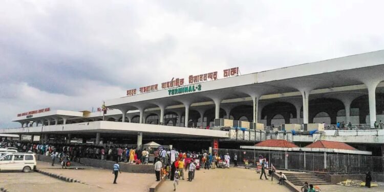 ঢাকা থেকে বাতিল ৯৭২টি ফ্লাইট