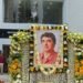 ফুলেল শ্রদ্ধায় সিক্ত ‘ভূতের ভবিষ্যৎ’ নির্মাতা অনীক দত্ত