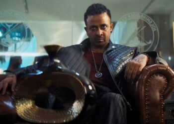‘একটা ঝড় অনেকদিন ধরে পথ খুঁজছিল’—বিধ্বংসী লুকে শাকিব খান