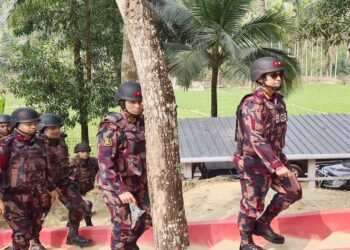 হিলি সীমান্তে বিজিবির ‘রেড অ্যালার্ট’