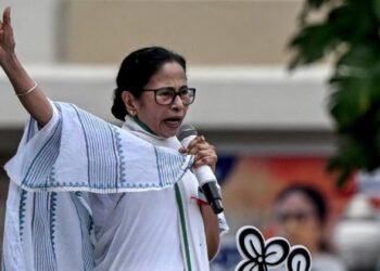 ইন্ডিয়া জোটের বৈঠক ডাকলেন মমতা