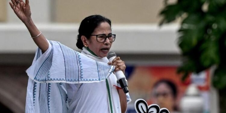 ইন্ডিয়া জোটের বৈঠক ডাকলেন মমতা