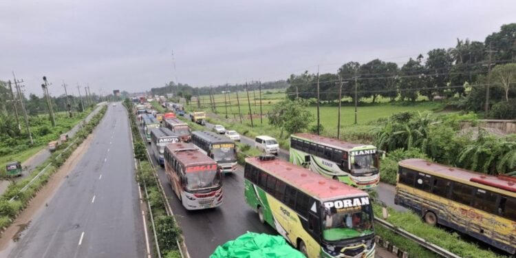 ঢাকা-টাঙ্গাইল মহাসড়কে ৩৬ কিলোমিটার যানজট