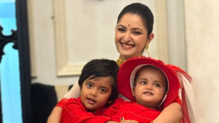 পূণ্য ও প্রিয়মকে নিয়ে মা দিবসের স্নিগ্ধ সকাল কাটালেন পরীমণি
