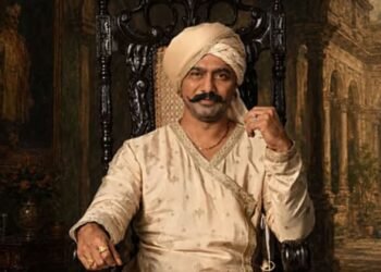 ‘দেশু ৭’-এর ব্যস্ততার মাঝে রাজকীয় লুকে দেব
