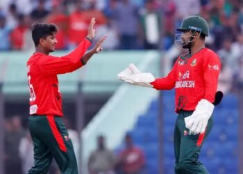 চোটের কারণে ছিটকে গেলেন লিটন, সিরিজে টিকে থাকার লড়াই আজচোটের কারণে ছিটকে গেলেন লিটন, সিরিজে টিকে থাকার লড়াই আজ