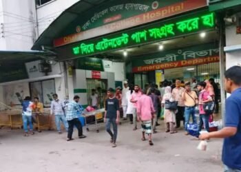 রামপুরায় শীর্ষ সন্ত্রাসী ‘কাইল্লা পলাশ’কে প্রকাশ্যে গুলি