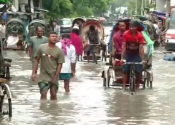 মাত্র আধা ঘণ্টার বৃষ্টিতে জলমগ্ন চট্টগ্রাম, চরম ভোগান্তিতে নগরবাসী
