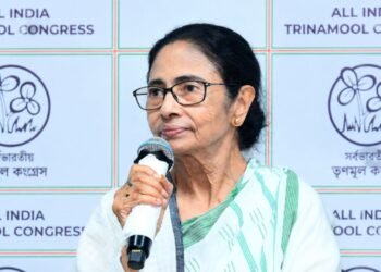 তৃণমূলের ৪৪০ কোটি রুপি জমা থাকা ৩টি ব্যাংক অ্যাকাউন্ট ‘ফ্রিজ’
