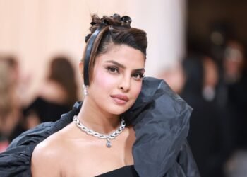 হলিউডে আরও বড় স্বপ্নের পথে প্রিয়াঙ্কা