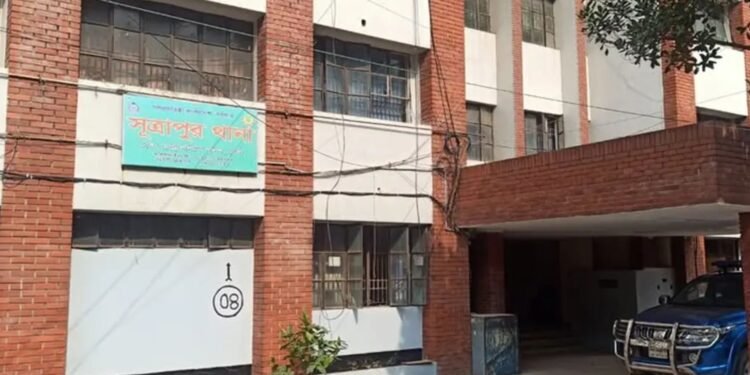 পুরান ঢাকায় তাজিয়া মিছিলে অংশ নেওয়া
 যুবককে কু/পি/য়ে হ/ত্যা
বিস্তারিত: 
#news #banglaflow #বাংলাফ্লো