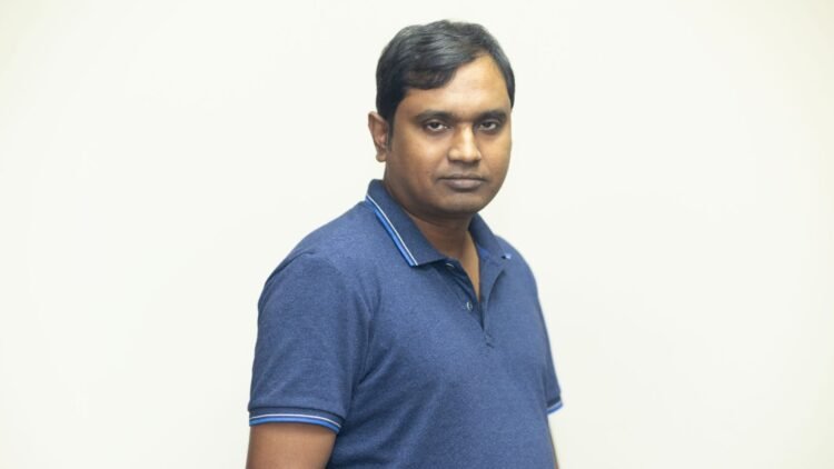 আমেরিকায় বসে রাজীব মণি দাস রচনা করলেন ‘ফুটবল যুদ্ধ’