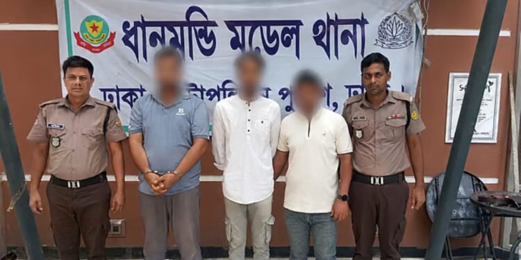 ধানমন্ডিতে মিছিলের প্রস্তুতিকালে নিষিদ্ধ ছাত্রলীগের ৩ কর্মী গ্রেপ্তার
