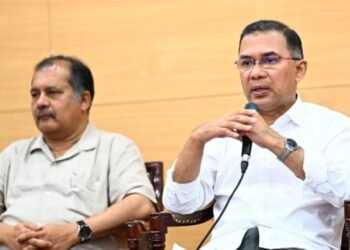 কাউকে দায়ী করলে হাড্ডি জোড়া লাগবে না, ব্যথাও কমবে না: প্রধানমন্ত্রী
বিস্তারিত: 
#news #banglaflow #বাংলাফ্লো